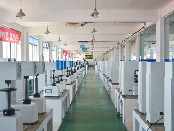 洛氏硬度計(jì)車(chē)間裝配實(shí)景